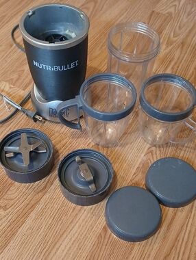 Nutribullet 101B With Cups With Blades Lids and Handles